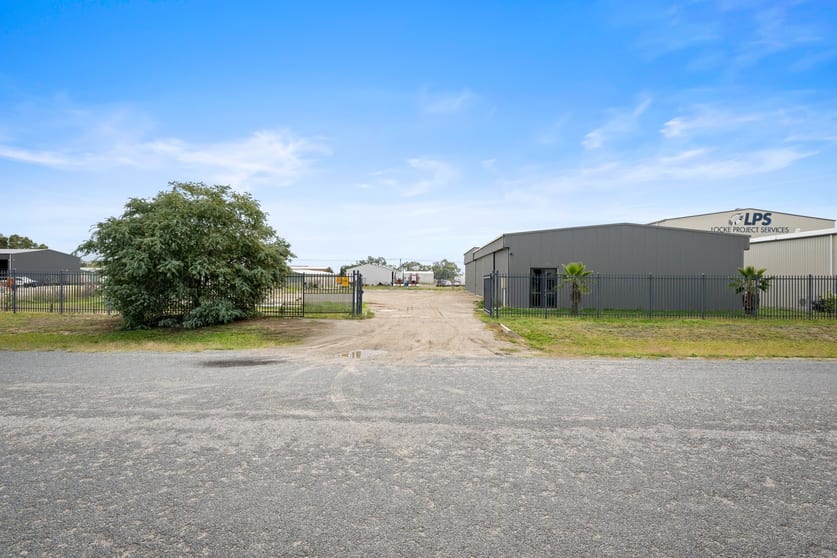 Click to view all images 11 Jarick Way Jindera NSW 2642 - Image 1
