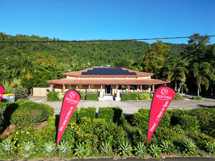 Click to view all images 252 Shute Harbour Road Cannonvale QLD 4802 - Image 1