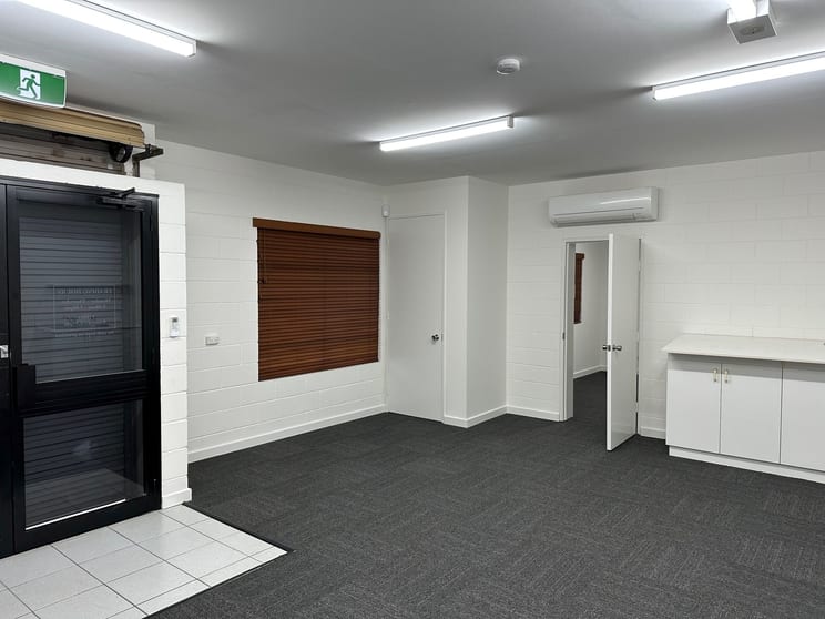 21 Bishop St Woolner NT 0820 - Image 2