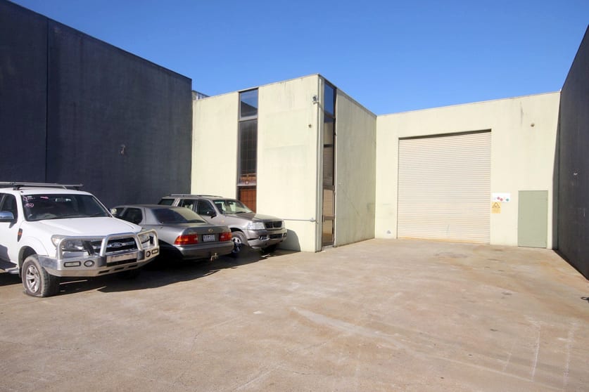 2/1 Nicole Close Bayswater VIC 3153 - Image 1
