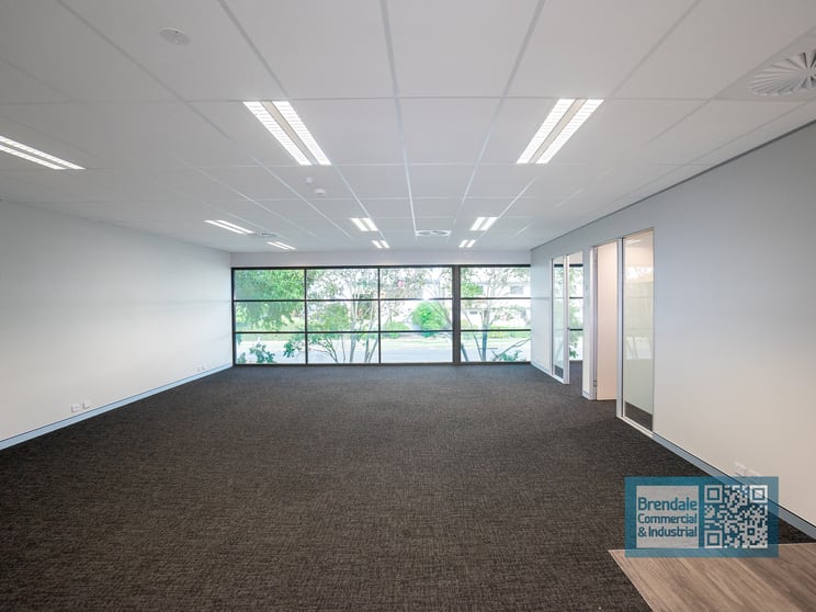 Level 1 Unit 2/253 Leitchs Rd Brendale QLD 4500 - Image 1
