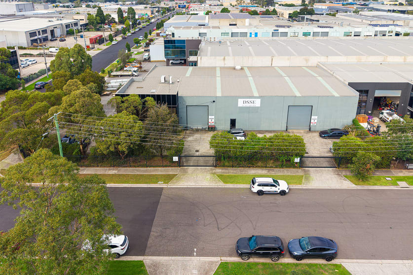 Click to view all images 22 Inglewood Drive Thomastown VIC 3074 - Image 2
