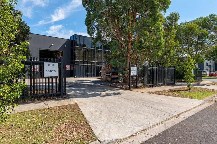 Click to view all images 22 Inglewood Drive Thomastown VIC 3074 - Image 3