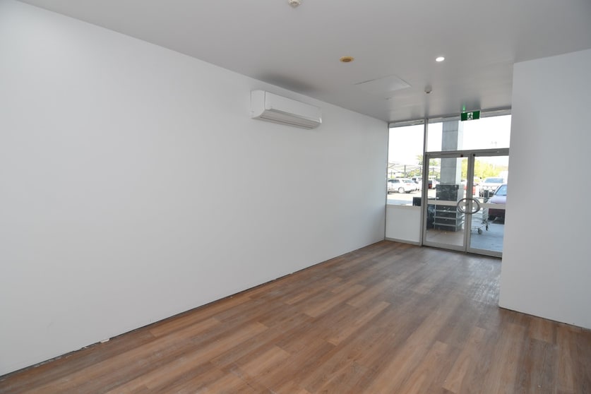 Click to view all images 3/249 Fulham Road Vincent QLD 4814 - Image 2