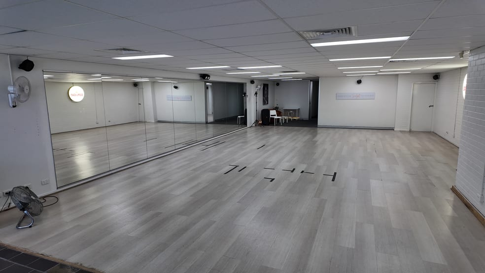 Click to view all images Unit 1/14 Dundas Court Phillip ACT 2606 - Image 2