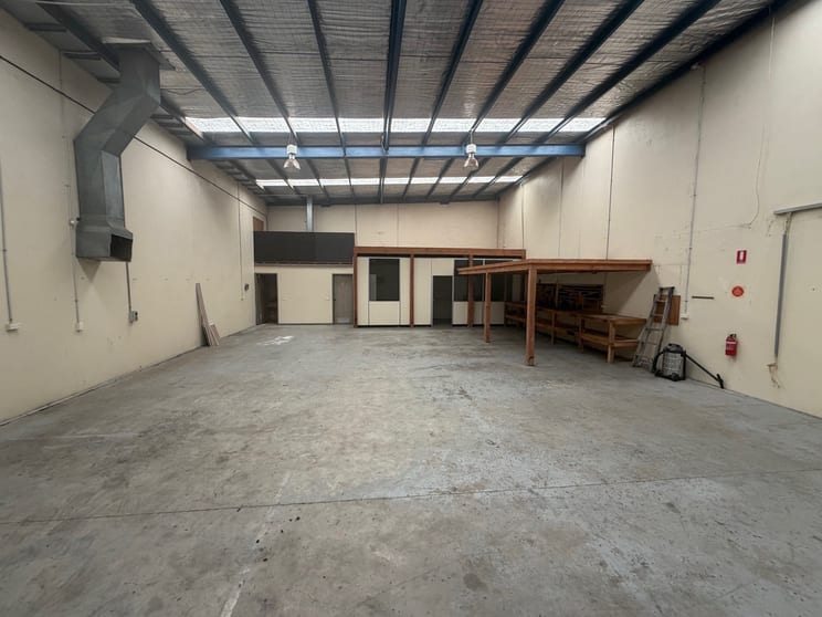 2/62 Brunel Road Seaford VIC 3198 - Image 3