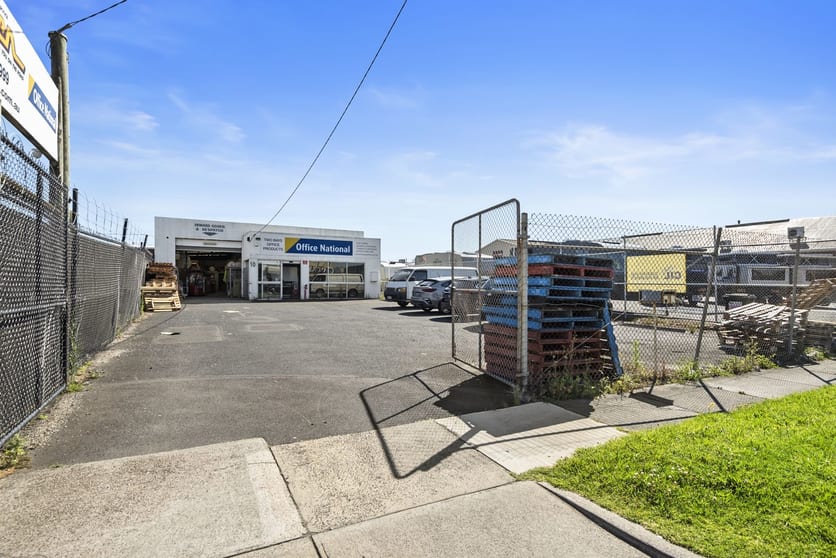10 Tooyal Street Frankston VIC 3199 - Image 2