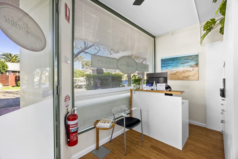 Click to view all images 1 35 Adams Street Curl Curl NSW 2096 - Image 3