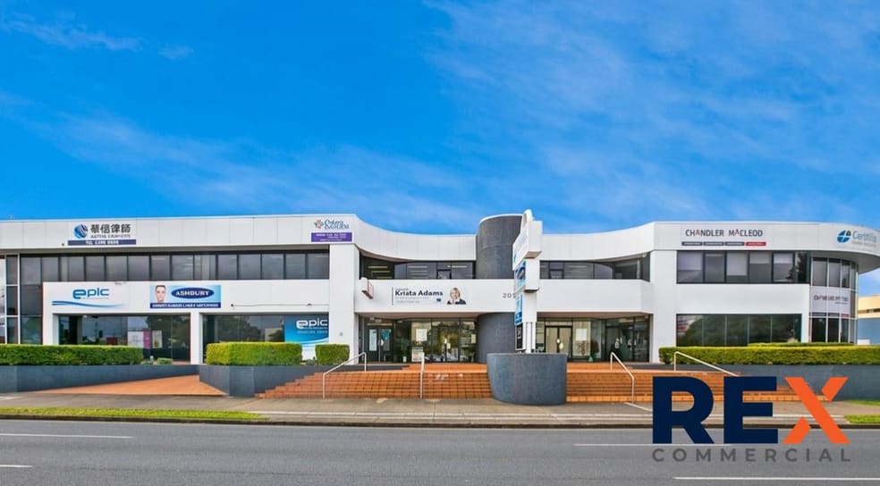Click to view all images 2072 Logan Road Upper Mount Gravatt QLD 4122 - Image 1