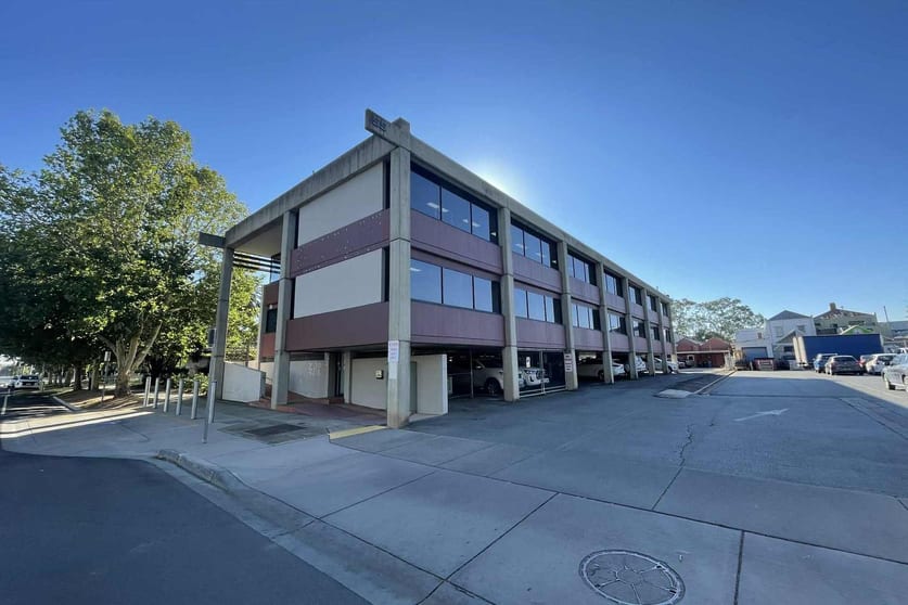 Click to view all images 55 Welsford Street Shepparton VIC 3630 - Image 1