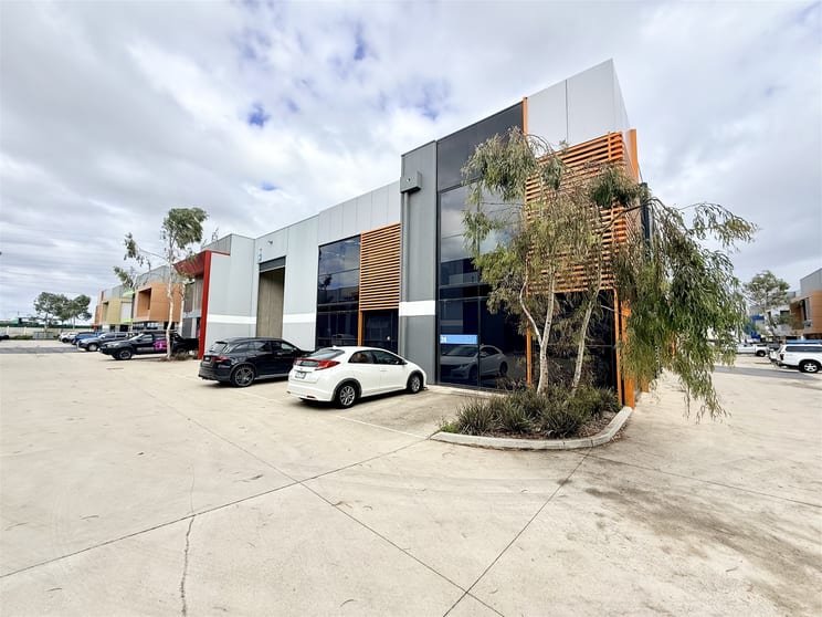 Click to view all images 24/7 Dalton Road Thomastown VIC 3074 - Image 1