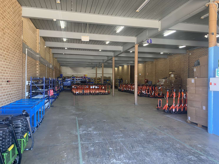 Click to view all images Unit 4/143 Gladstone Street Fyshwick ACT 2609 - Image 3