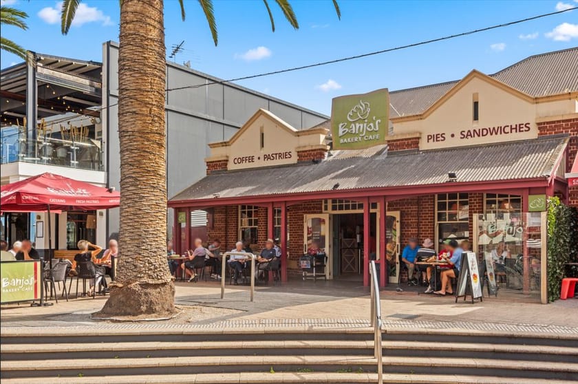 Click to view all images 15 Moseley Square Glenelg SA 5045 - Image 2