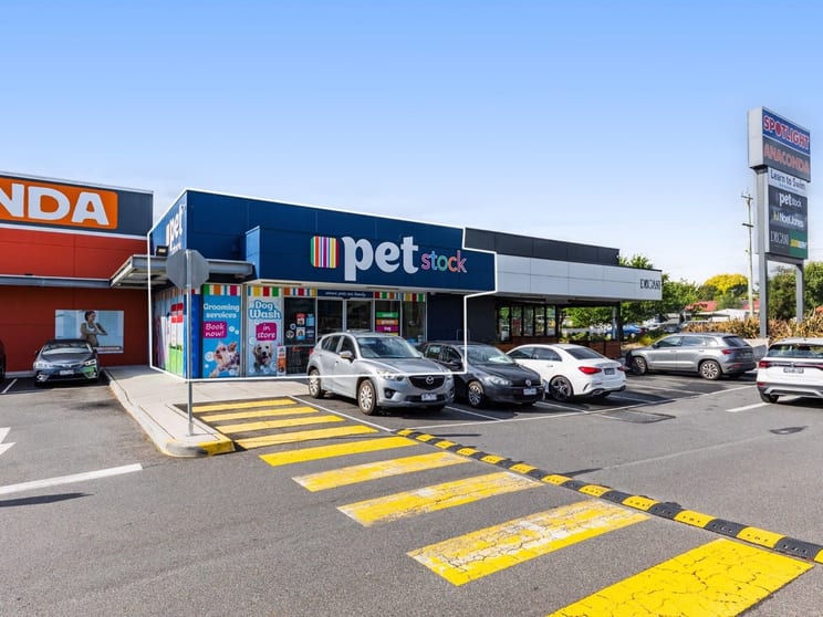 Click to view all images 313 Middleborough Road Box Hill South VIC 3128 - Image 1