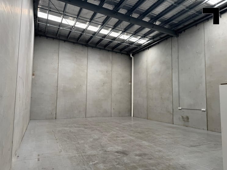 Click to view all images 2/8 Kearney Street Bayswater VIC 3153 - Image 2
