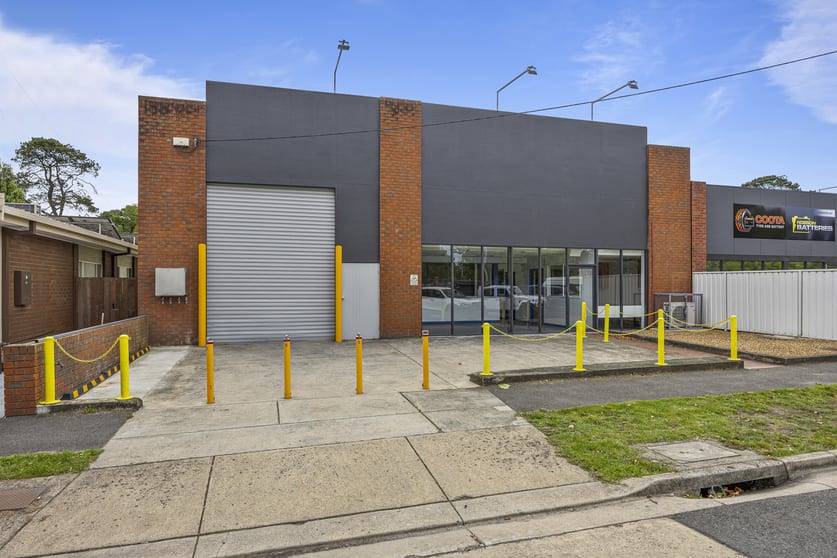 Click to view all images 101 Mair Street East Ballarat East VIC 3350 - Image 1