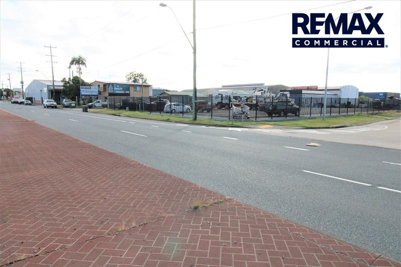 Click to view all images B4/25-29 Connors Road Paget QLD 4740 - Image 2