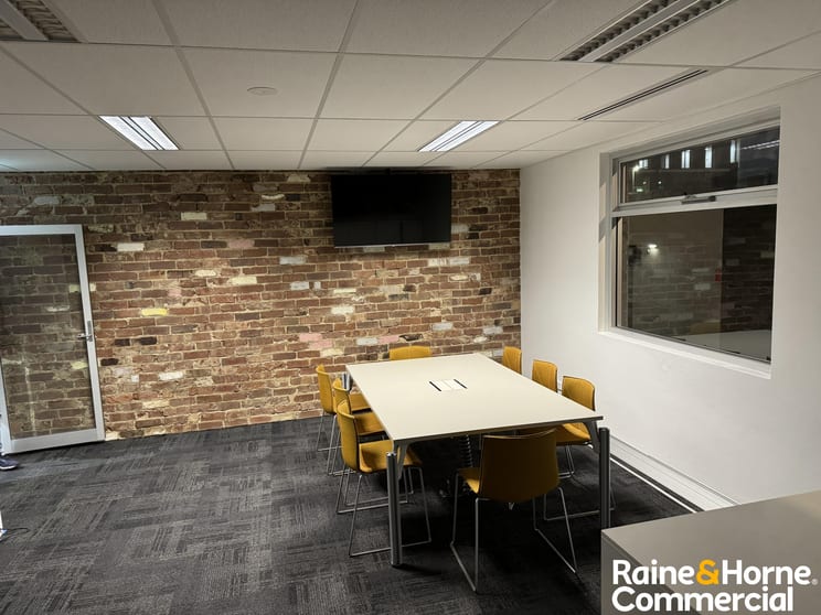 Click to view all images Moore Street Liverpool NSW 2170 - Image 3