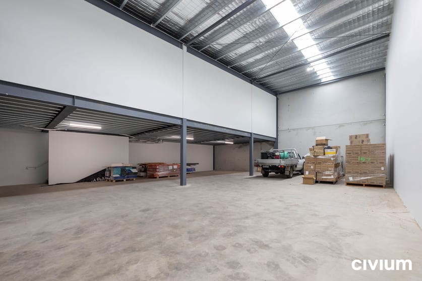 Click to view all images Unit 2/25 Val Reid Crescent Hume ACT 2620 - Image 2