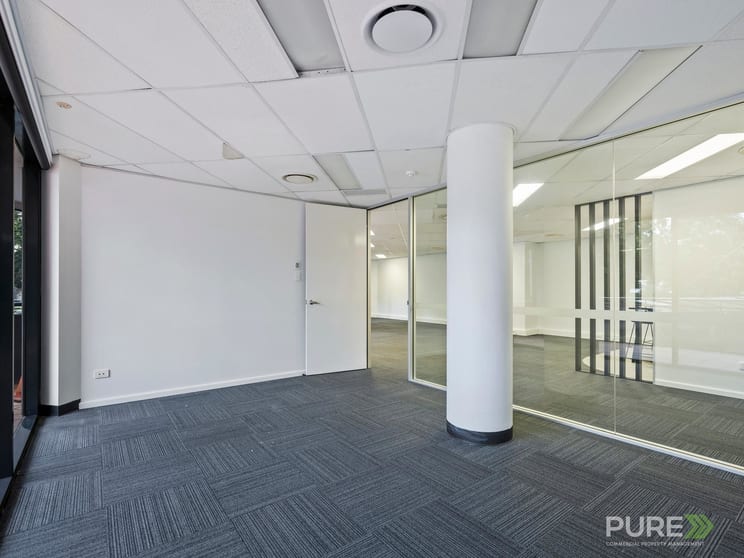 2/220 Melbourne Street West End QLD 4101 - Image 3