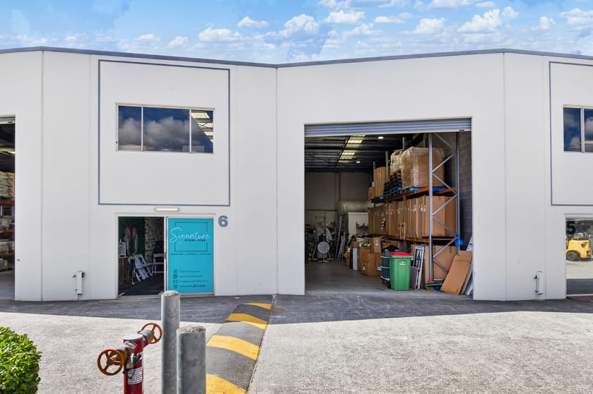 Click to view all images 6/225A Brisbane Road Arundel QLD 4214 - Image 2