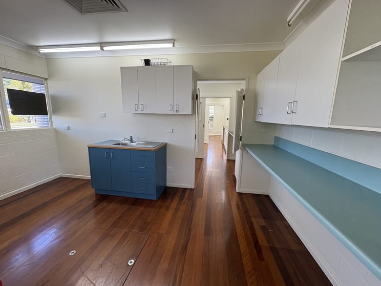 Click to view all images 1/4 Island Drive Cannonvale QLD 4802 - Image 2
