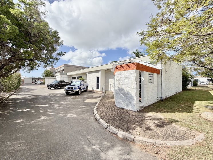 Click to view all images Suite 1/3 Ramsay Street Garbutt QLD 4814 - Image 2