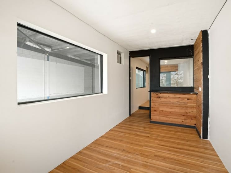 Click to view all images Seven Hills NSW 2147 - Image 4
