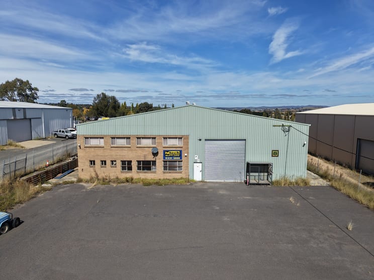 Click to view all images 8 Hampden Park Road Kelso NSW 2795 - Image 2