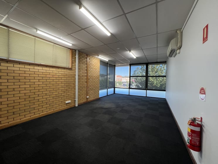 1/71 Yambil Street Griffith NSW 2680 - Image 2