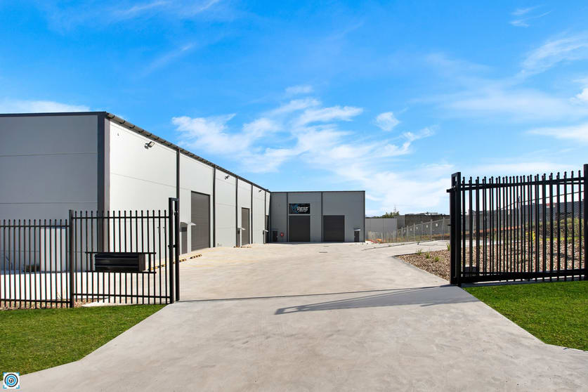 2/11 Warehouse Place Berkeley NSW 2506 - Image 1