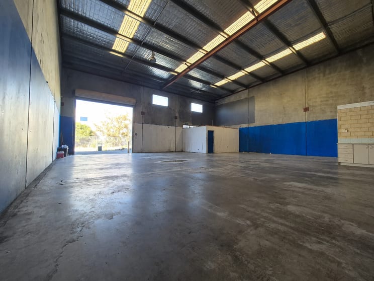 17/242 Beringarra Avenue Malaga WA 6090 - Image 2
