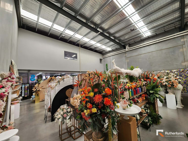 Click to view all images 8/220 Maidstone Street Altona North VIC 3025 - Image 2