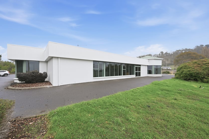 Click to view all images 3 & 5 Reece Court Somerset TAS 7322 - Image 2