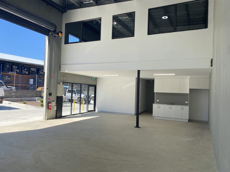 Click to view all images Unit 3/69 Thurralilly Street Queanbeyan NSW 2620 - Image 3