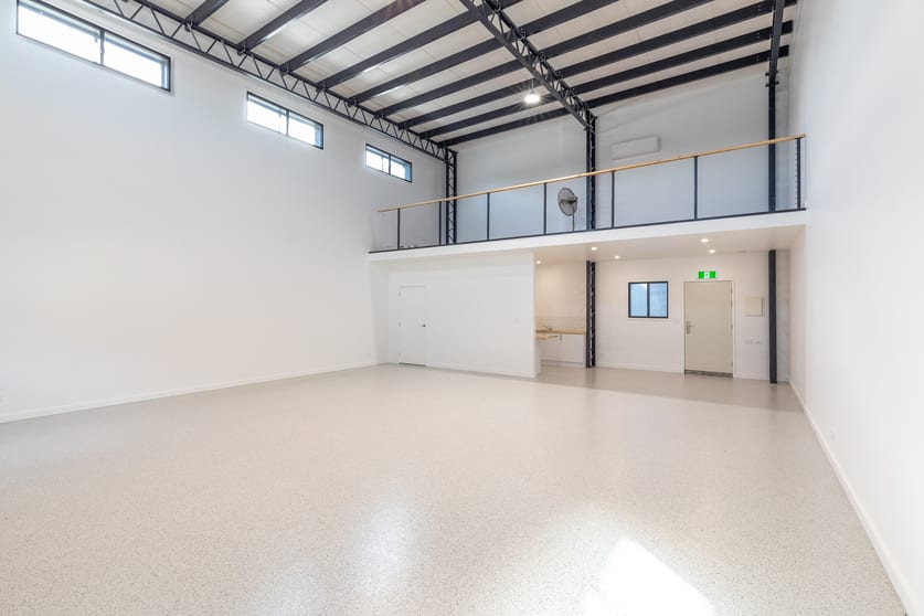 Click to view all images 2/53 West Burleigh Road Burleigh Heads QLD 4220 - Image 2