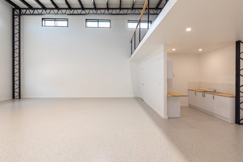 Click to view all images 2/53 West Burleigh Road Burleigh Heads QLD 4220 - Image 3