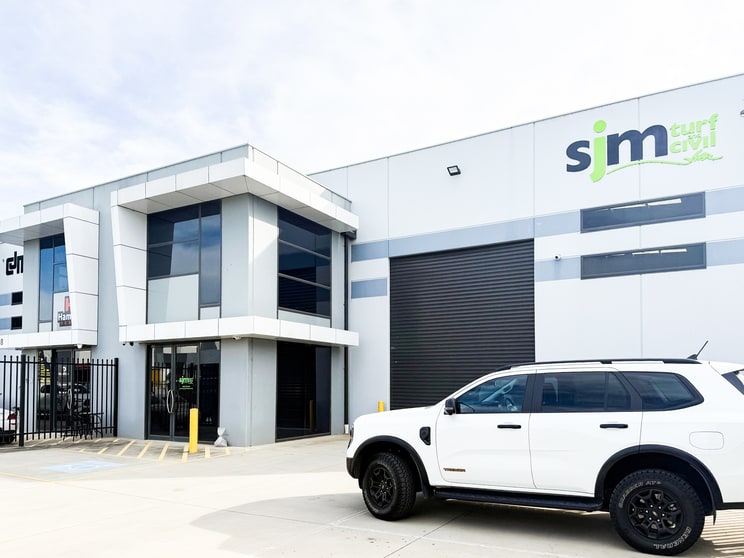 Click to view all images 2/38 Tarmac Way Pakenham VIC 3810 - Image 1