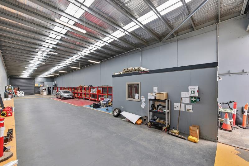 Click to view all images Unit 2/6 Fowler Road Dandenong VIC 3175 - Image 3