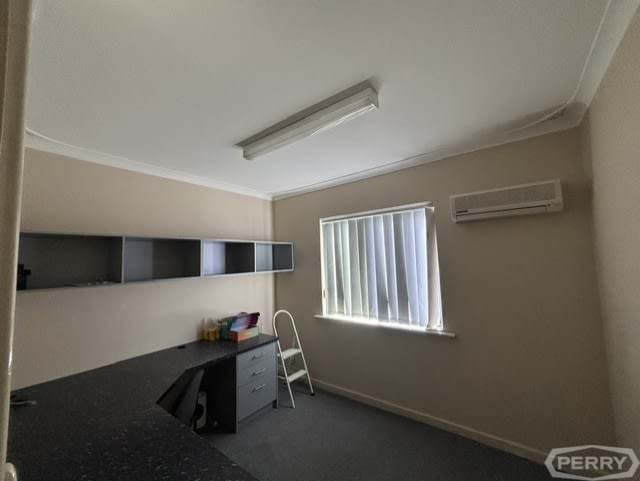 Click to view all images 22 Reserve Drive Mandurah WA 6210 - Image 2