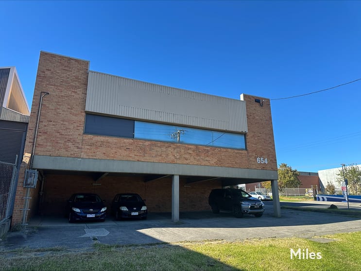 1/654 Waterdale Road Heidelberg West VIC 3081 - Image 1