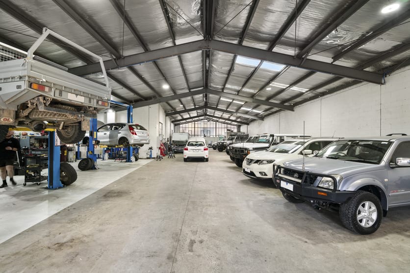 Click to view all images Unit 1/68 Barry Street Bayswater VIC 3153 - Image 2