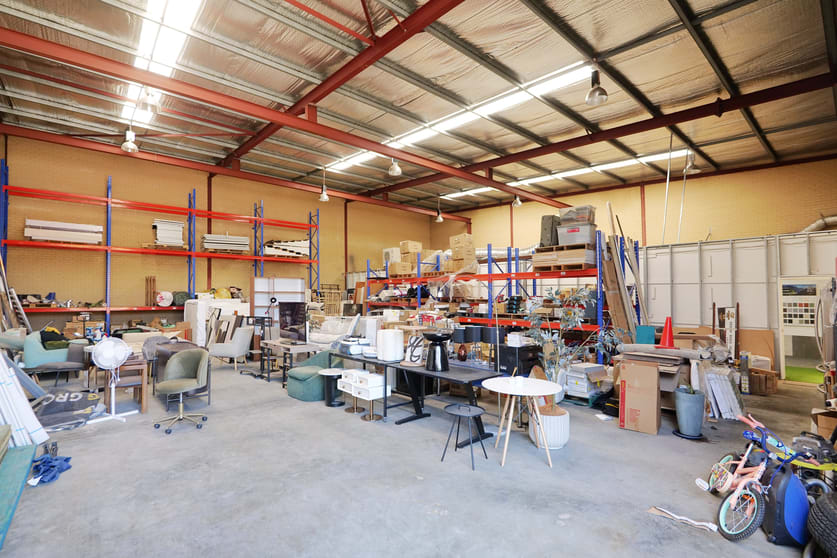 Click to view all images 13 Belgravia Street Belmont WA 6104 - Image 2