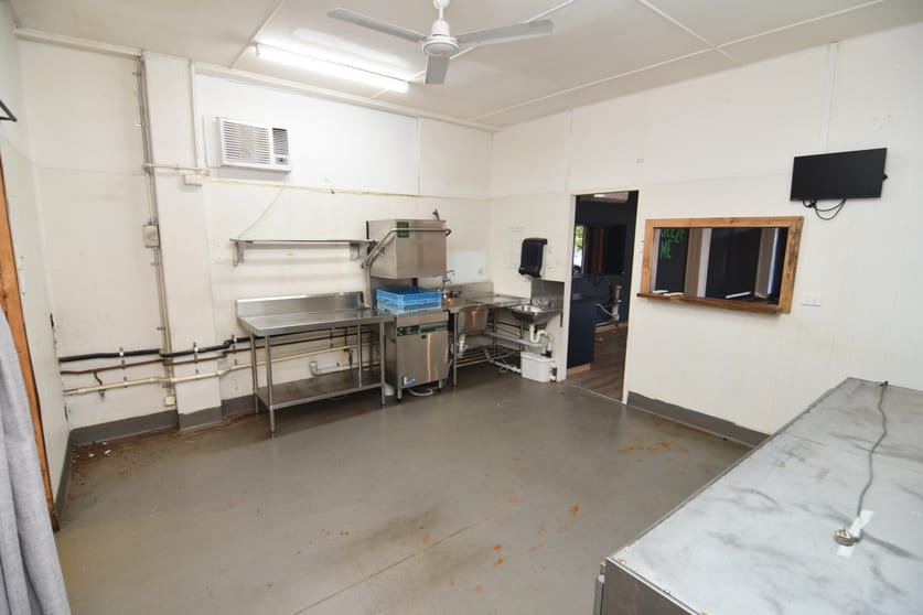 Click to view all images A/157 Charters Towers Road Hyde Park QLD 4812 - Image 5