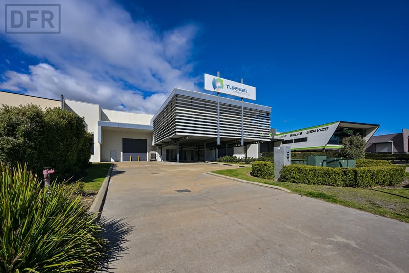 Click to view all images 102 Discovery Drive Bibra Lake WA 6163 - Image 3