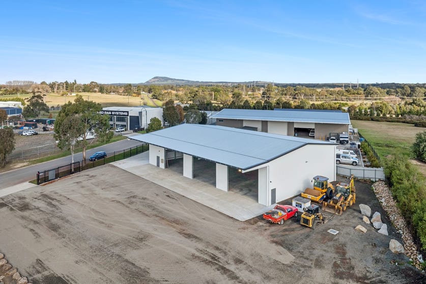 Click to view all images 4 Zenith Drive Warrenheip VIC 3352 - Image 2