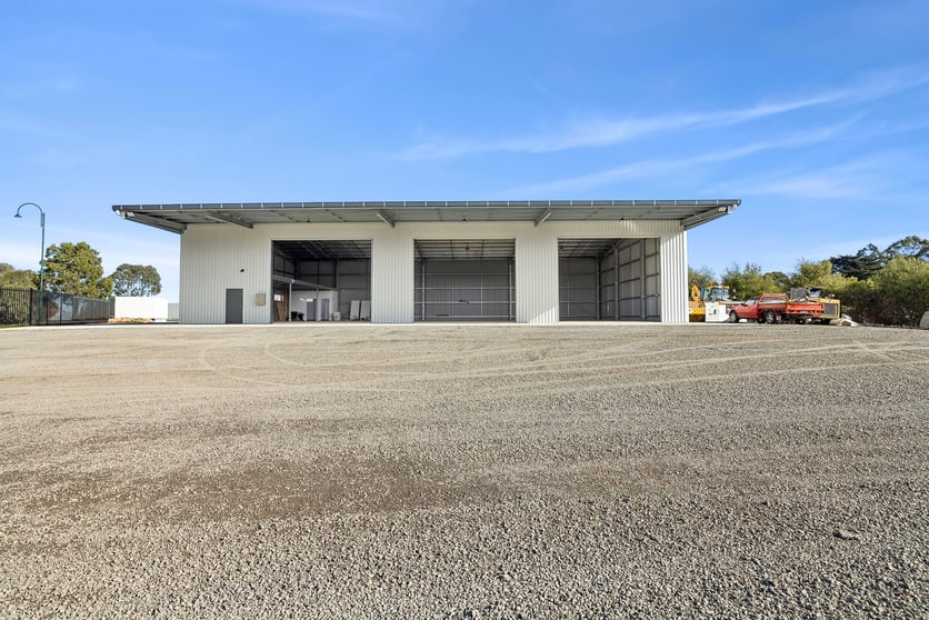 Click to view all images 4 Zenith Drive Warrenheip VIC 3352 - Image 3