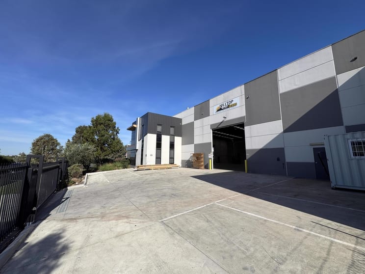 Click to view all images 2&4 Katz Way Somerton VIC 3062 - Image 3