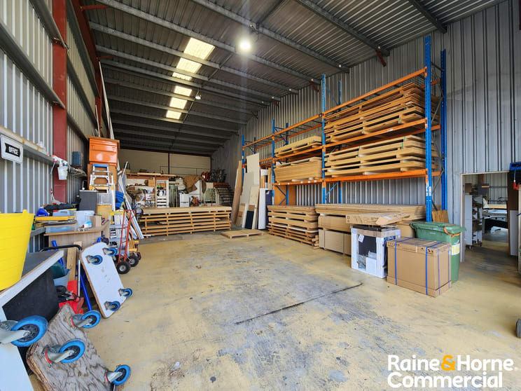 Click to view all images 4/18 Leanne Crescent Lawnton QLD 4501 - Image 3