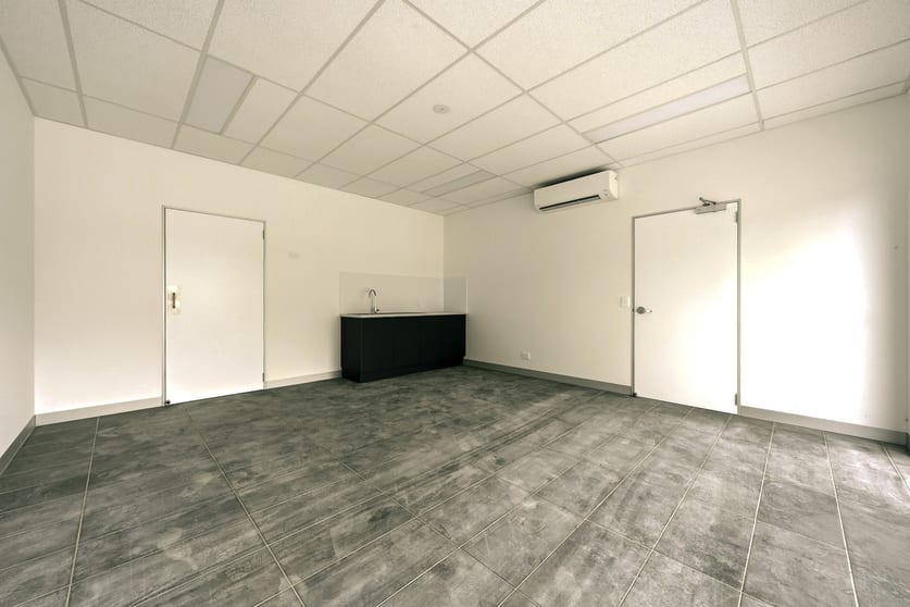 Click to view all images 2/15 Hurricane Street Banyo QLD 4014 - Image 3